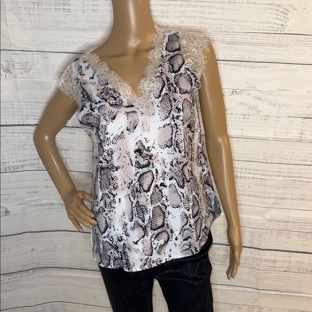 NWOT Women’s Snake Print Lace Trim V-Neck Top - White/Black